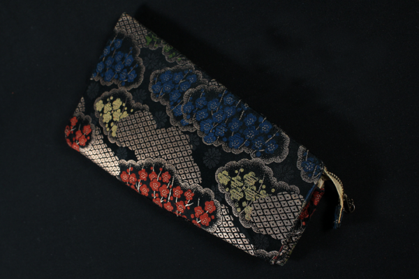 Bachi Clutch