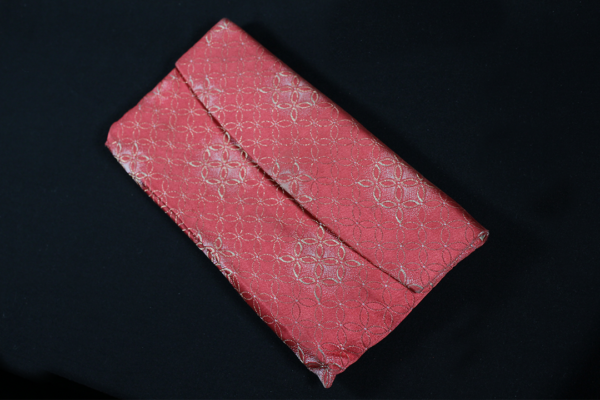 Bachi Clutch