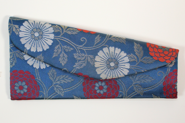 Bachi Clutch