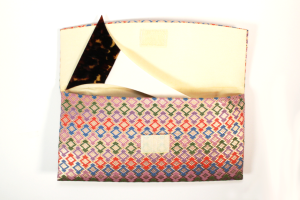 Bachi Clutch - Image 3