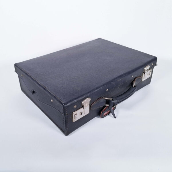 Mitsuori Case | black with red lining - Image 3