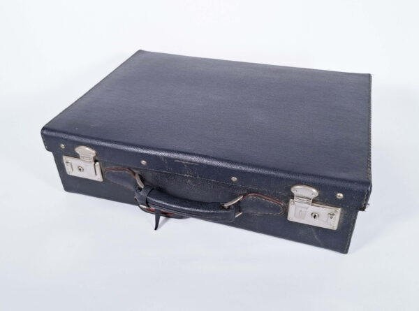 Mitsuori Case | black with red lining - Image 4