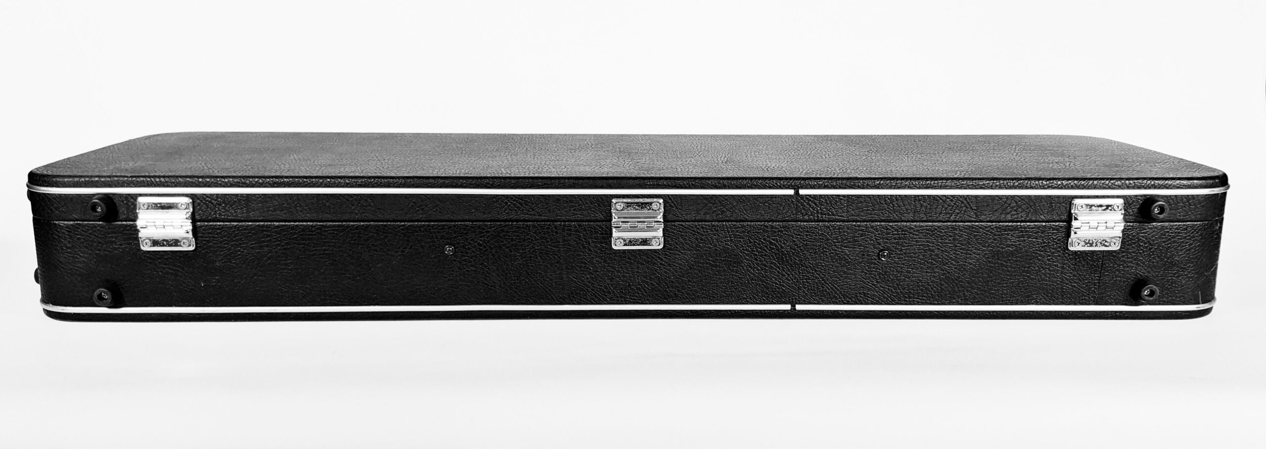 Tsugaru Koffer | schwarz mit silber โ Bild 5